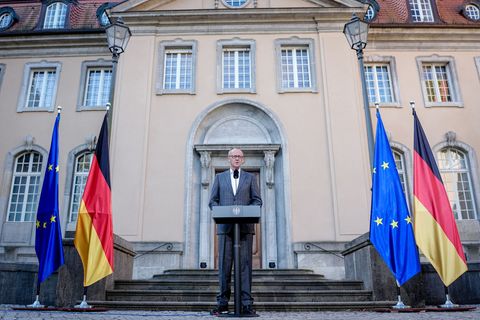 Bundeskanzler Friedrich Merz zeigt sich zum Auftakt der Klausurtagung des Bundeskabinetts in Berlin mit Blick auf die Wirtschaft