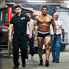 Dwayne Johnson spielt den MMA-Kämpfer Mark Kerr