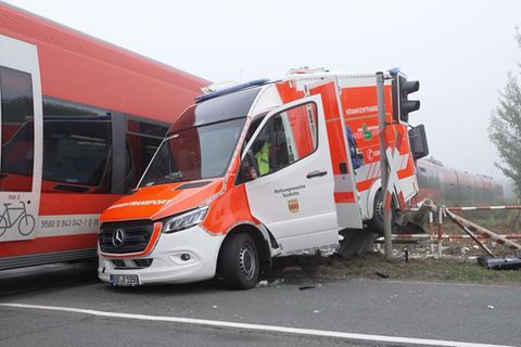 In Ahaus kam eine 88-jährige Patientin in einem Krankenwagen ums Leben (Symbolfoto)