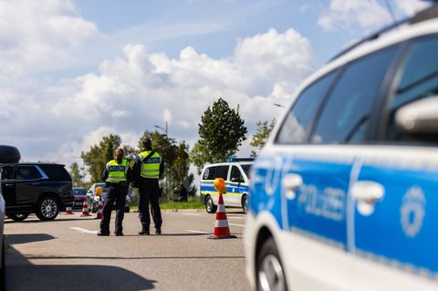 Seit Monaten kontrollieren Bundespolizisten an der Grenze. (Archivbild) Foto: Philipp von Ditfurth/dpa