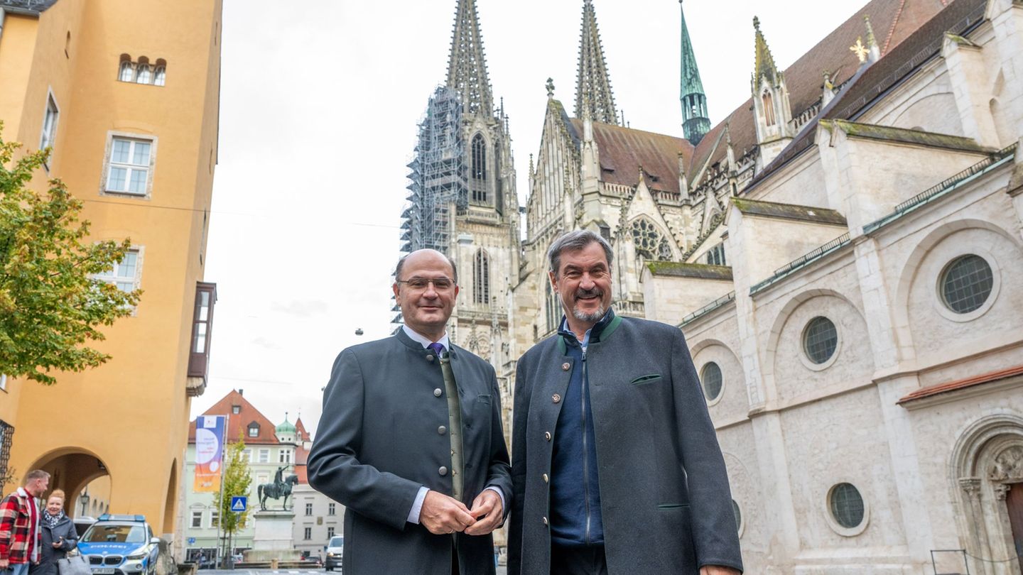 Bayerns Kabinett um Ministerpräsident Markus Söder (rechts) und Finanzminister Albert Füracker (beide CSU) machte Station in der