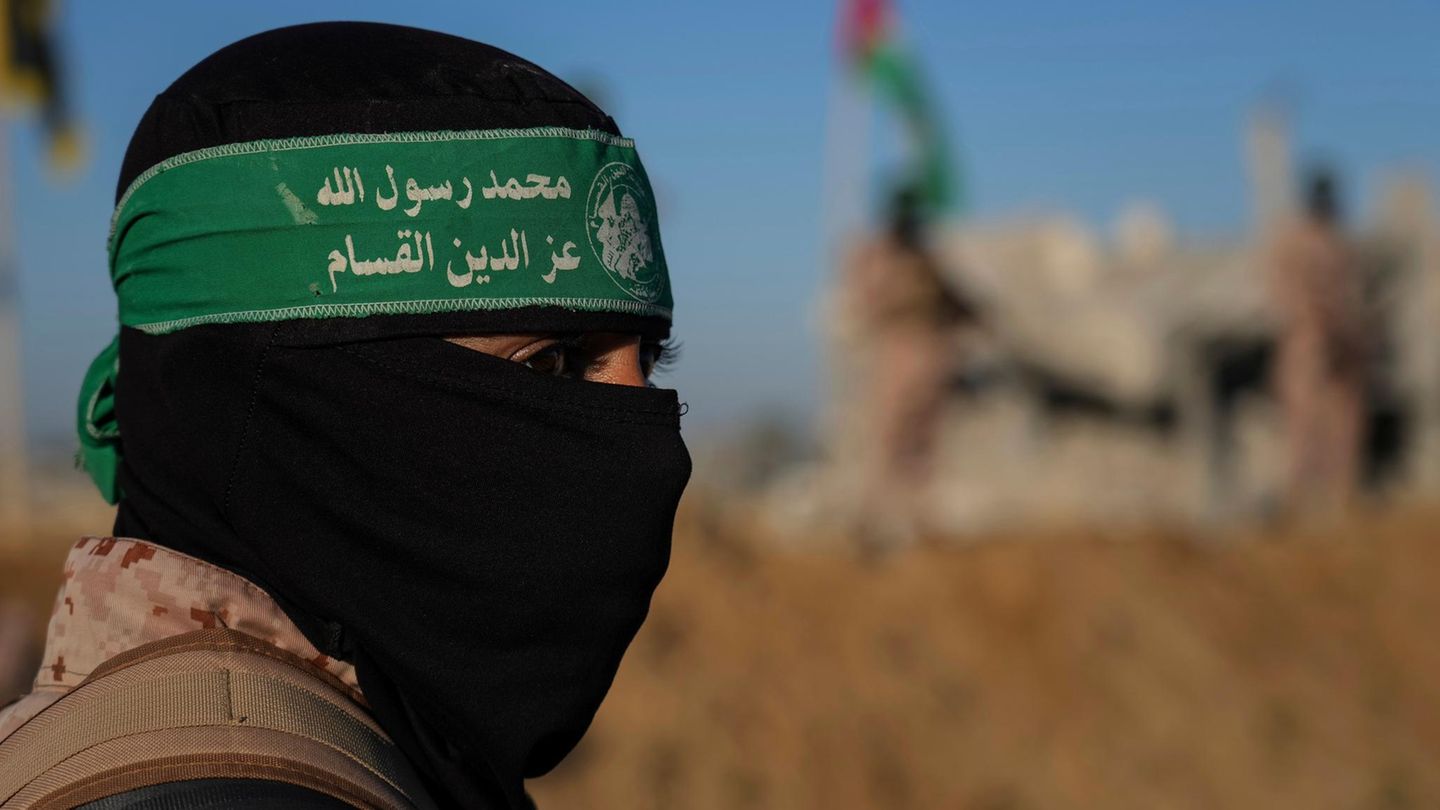 Hamas-Kämpfer: Die Terrororganisation prüfe den von Israel unterstützten Friedensplan, heißt es