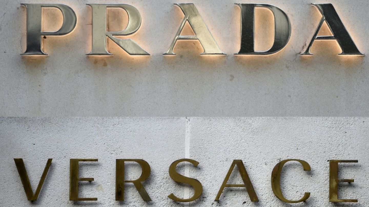 Prada- und Versace-Logos