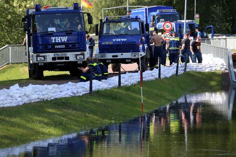 In Mecklenburg-Vorpommern soll der Einsatz im Katastrophenschutz mit einem Ehrenzeichen gewürdigt werden. (Symbolbild) Foto: Jen
