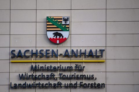 Die Mietzahlungen einiger Ministerien werden aus Sicht des Bunds der Steuerzahler zu einem "Millionengrab". (Archivbild) Foto: K