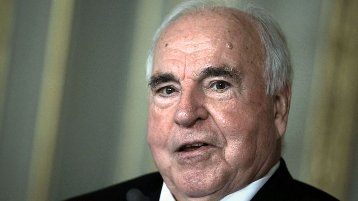 Berlin benennt eine Straße nach dem früheren Bundeskanzler Helmut Kohl (1930-2017). (Archivbild) Foto: Fredrik von Erichsen/dpa