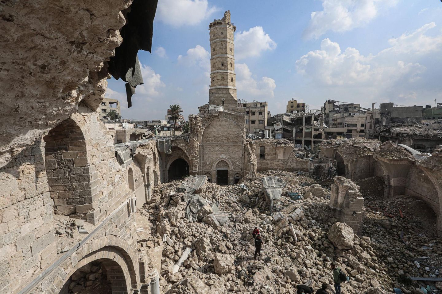 Ruinen der Omar-Moschee in Gaza-Stadt