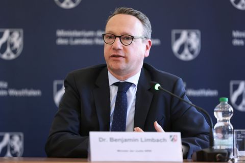 "Die ergriffenen Maßnahmen wirken", bilanzierte Justizminister Limbach (Grüne). Foto: David Young/dpa