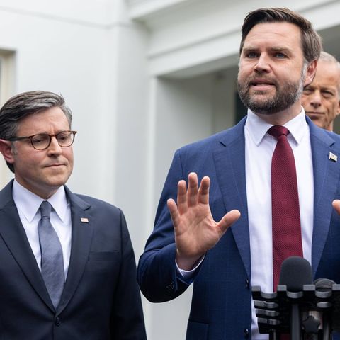 US-Vizepräsident JD Vance mit weiteren Politikern bei der Pressekonferenz zum Shutdown