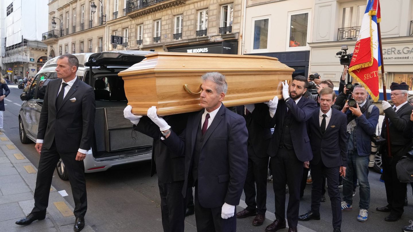 Ohne Blumen und Souvenirs - so wollte es die Familie. Foto: Michel Euler/AP/dpa