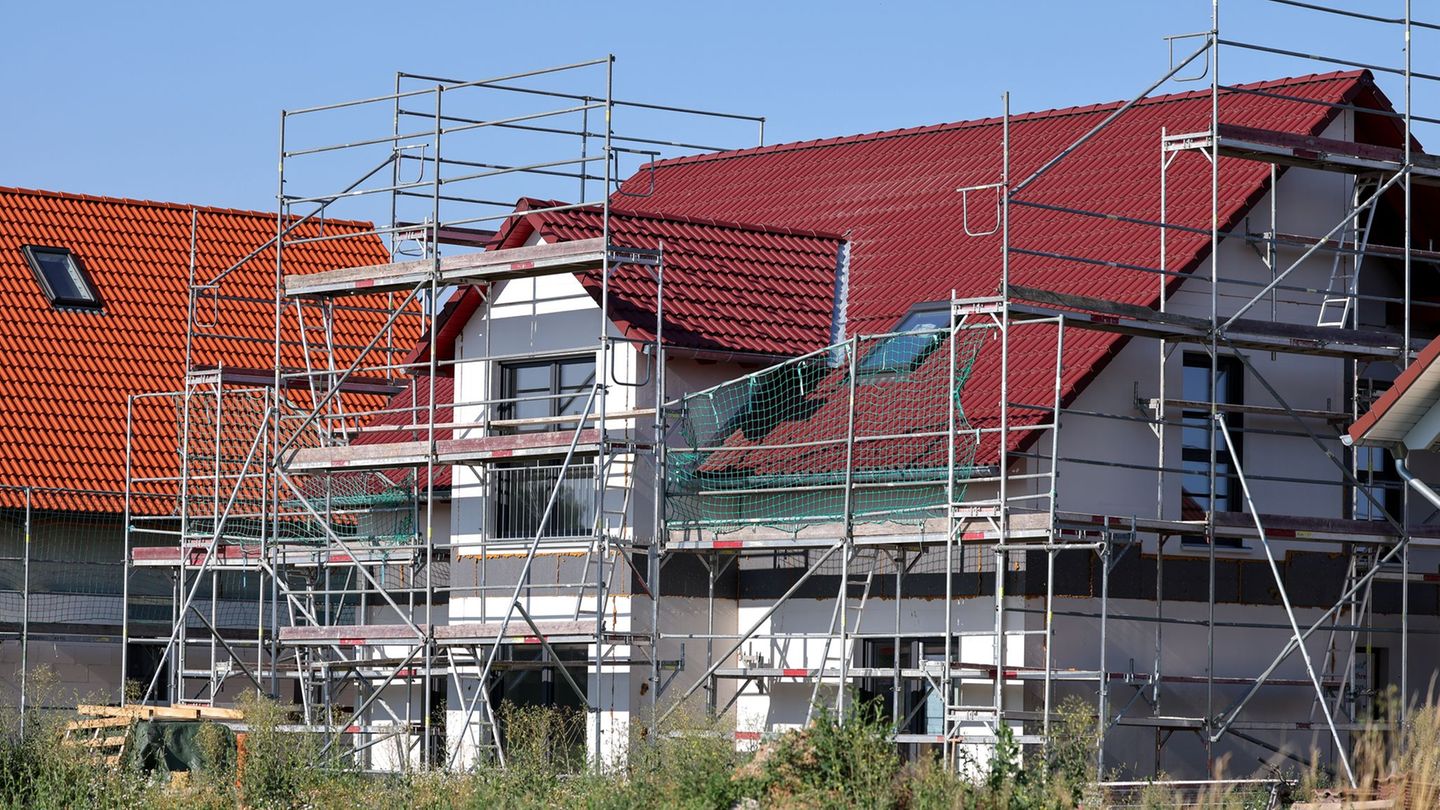 Sachsen regelt die Förderung von Wohneigentum für Familien neu. (Archivbild) Foto: Jan Woitas/dpa