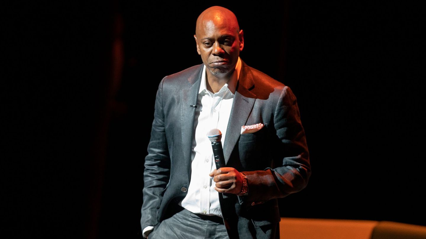 In Saudi-Arabien sollen Comedians wie Dave Chappelle gewaltige Gagen erhalten. (Archivbild) Foto: Gemunu Amarasinghe/AP/dpa
