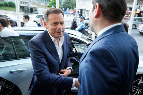 Unter Ministerpräsident Montenegro haben es Migranten in Portugal künftig schwerer. (Archivbild) Foto: Armando Franca/AP/dpa