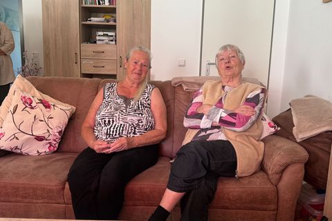 Die Pflege-WG in Alzey funktioniert mit Unterstützung von Angehörigen und Fachkräften. Foto: Ira Schaible/dpa