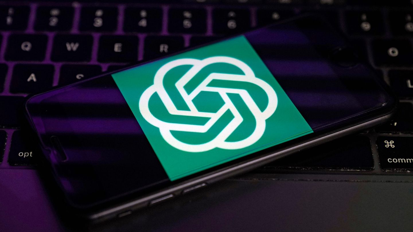 OpenAI lässt Nutzer künftig in KI-Videos vorkommen. (Archivbild) Foto: Richard Drew/AP/dpa