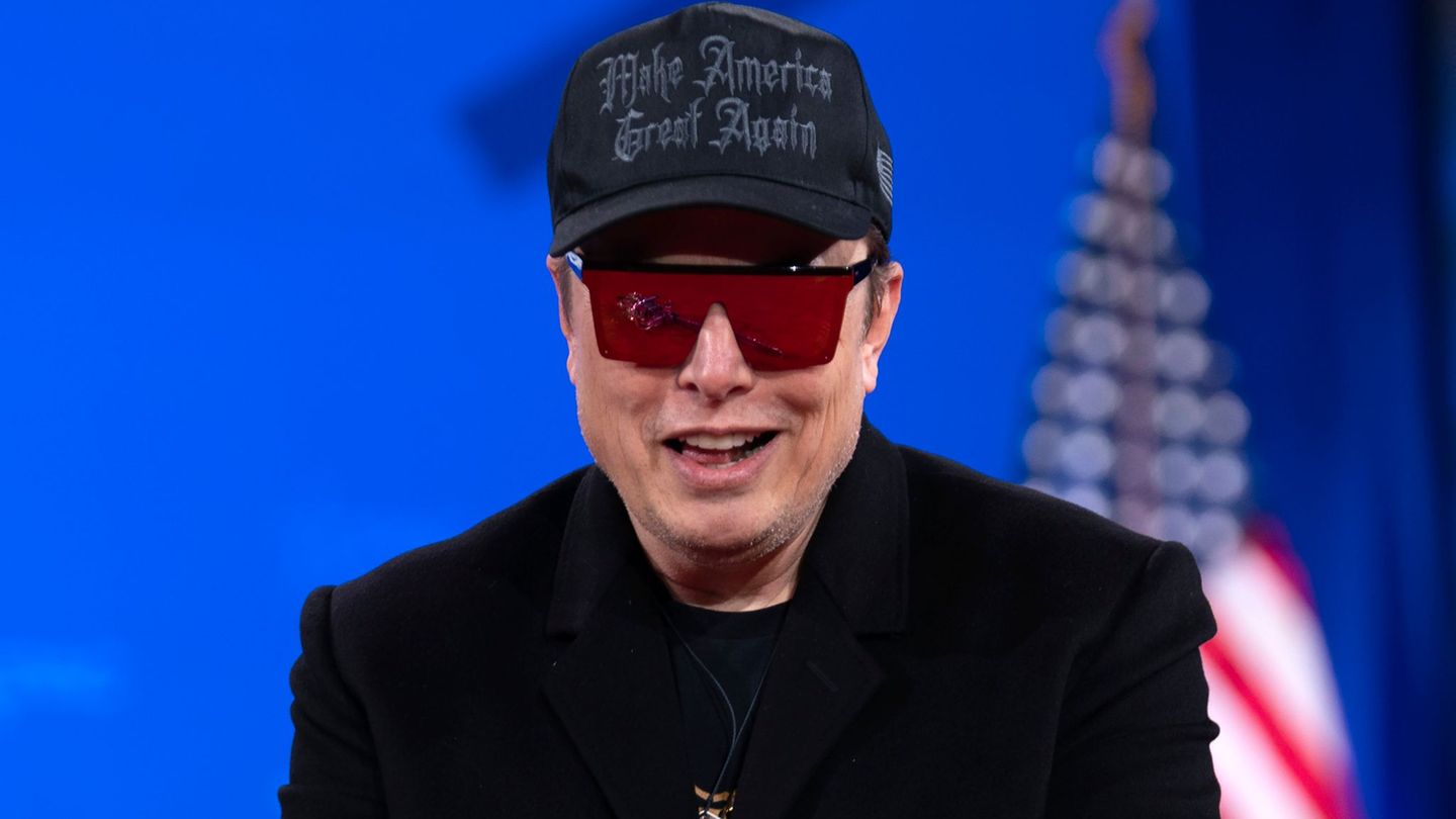 Tech-Milliardär Elon Musk hat die Wikipedia schon lange im Visier. (Archivbild) Foto: Jose Luis Magana/AP/dpa