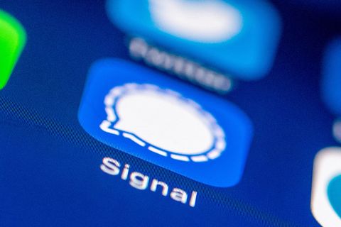 Signal verfügt über eine wirksame Ende-zu-Ende-Verschlüsselung Foto: Zacharie Scheurer/dpa-tmn/dpa