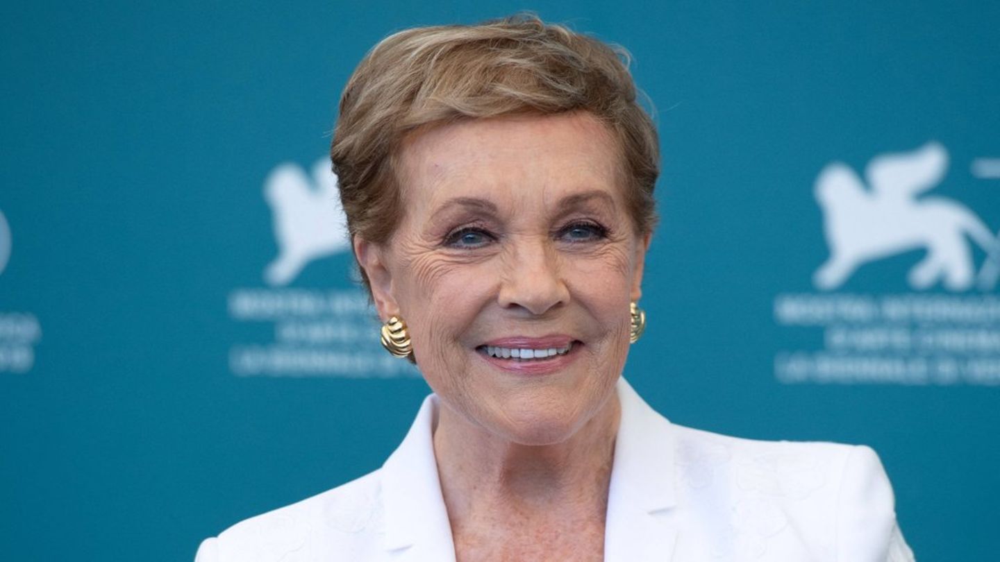 Julie Andrews: Mary Poppins is 90 years old