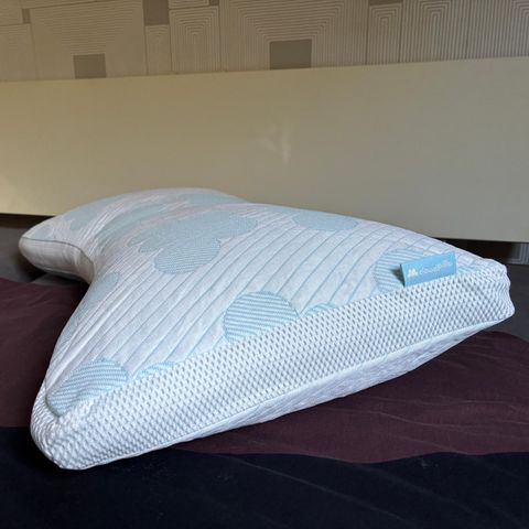 Cloudpillo Test: Perfektes Kissen für Seitenschläfer?