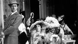 Julie Andrews auf der Bühne mit Rex Harrison in "My Fair Lady"