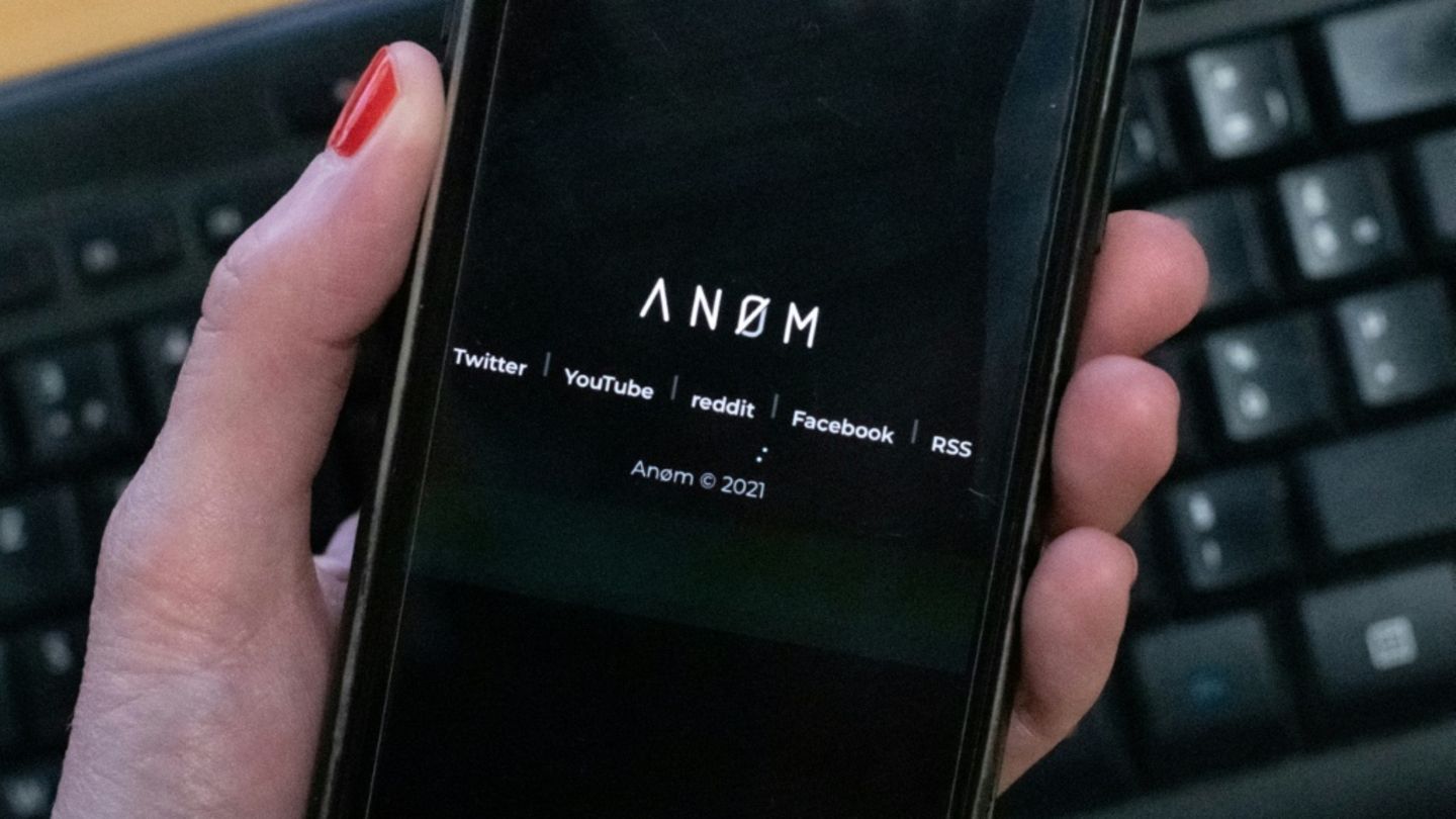 Anom-Handy