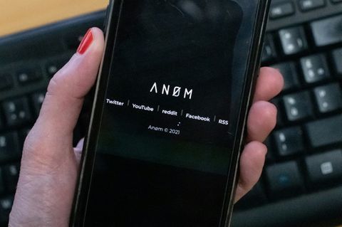 Anom-Handy