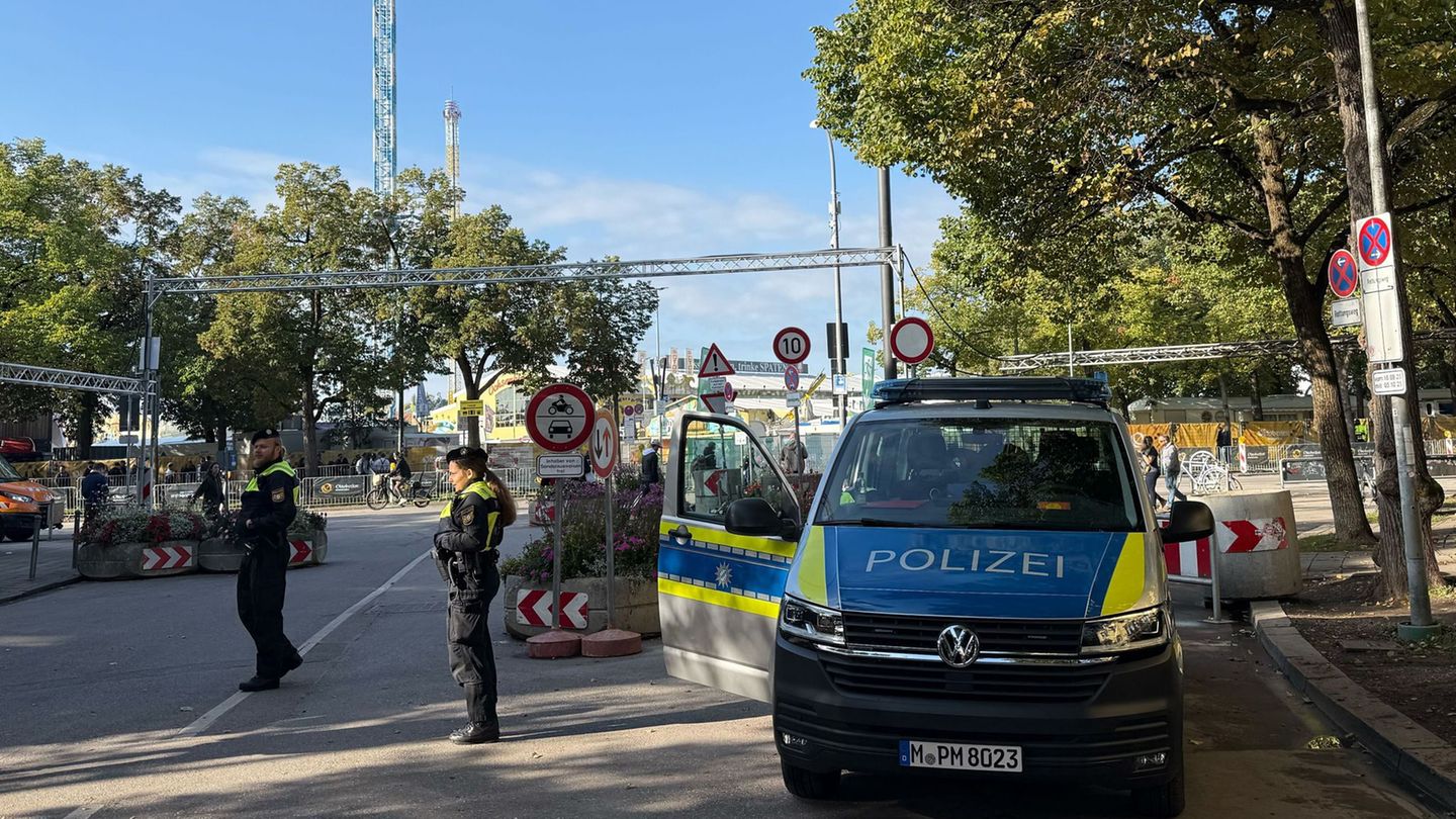 Die Polizei kündigte Suchmaßnahmen an. Foto: Manuel Schwarz/dpa
