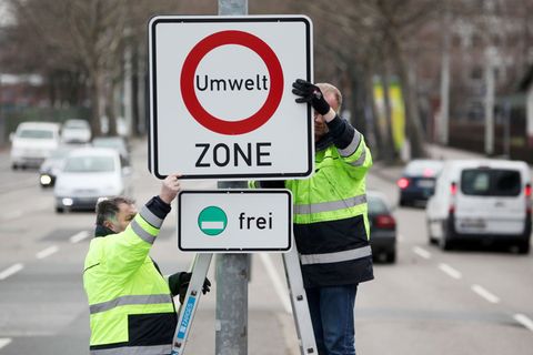 Im Jahr 2013 wurde die Umweltzone im Mainzer Stadtgebiet eingeführt. (Archivbild) Foto: Fredrik von Erichsen/dpa
