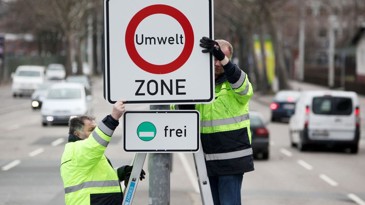 Im Jahr 2013 wurde die Umweltzone im Mainzer Stadtgebiet eingeführt. (Archivbild) Foto: Fredrik von Erichsen/dpa