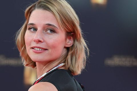 Svenja Jung, 32, spielt die Hauptrolle in "naked", einer neuen ARD-Serie über Sexsucht und Co-Abhängigkeit