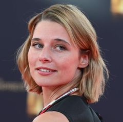 Svenja Jung, 32, spielt die Hauptrolle in "naked", einer neuen ARD-Serie über Sexsucht und Co-Abhängigkeit
