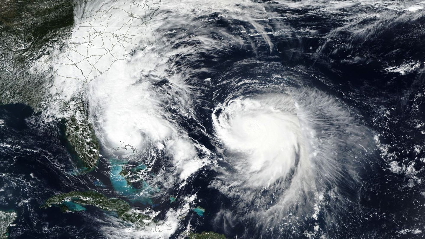 Die Hurrikane "Humberto" und "Imelda" wirbeln durch den Nordatlantik. Foto: Uncredited/NASA Worldview/AP/dpa