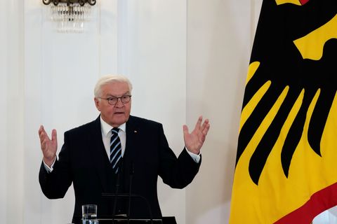 Kurz vor dem 35. Jahrestag der Deutschen Einheit richtet der Bundespräsident eine Mahnung an alle in Ost und West. Foto: Carsten