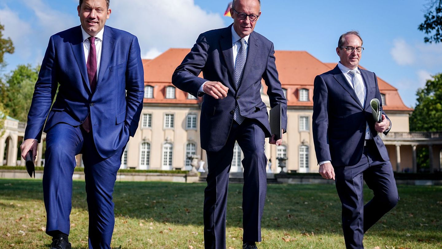 Merz, Vizekanzler Klingbeil und Innenminister Dobrindt traten gemeinsam vor die Presse. Foto: Kay Nietfeld/dpa