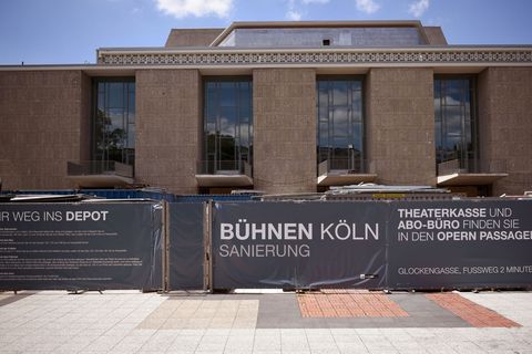 Nach einer jahrelangen Sanierung mit extrem gestiegenen Kosten steht ein Termin zur Wiedereröffnung der Kölner Bühnen fest. (Arc