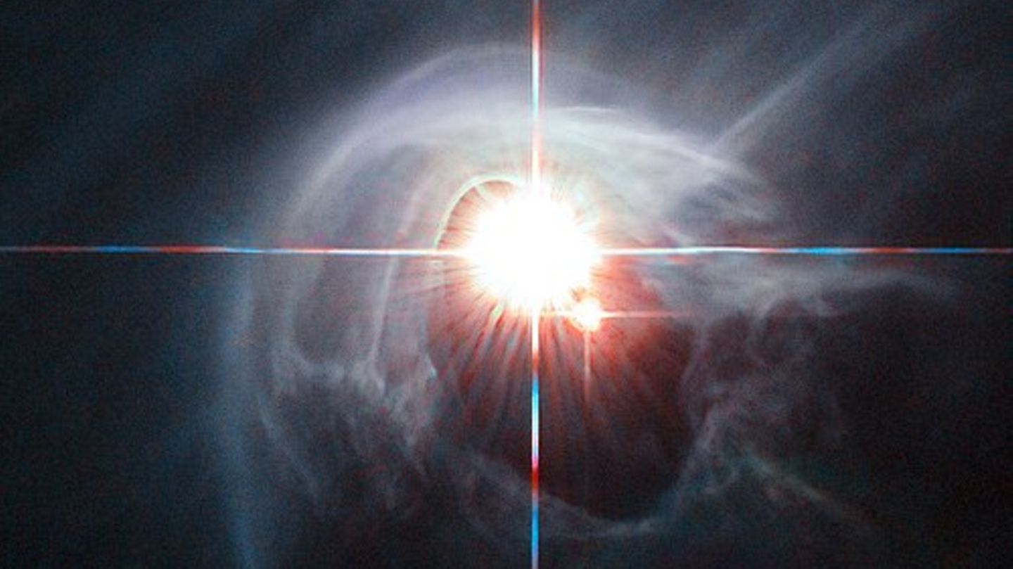 CT Chamaeleontis ist der Primärstern des Systems, zu dem auch der Mond von CT Cha b gehört