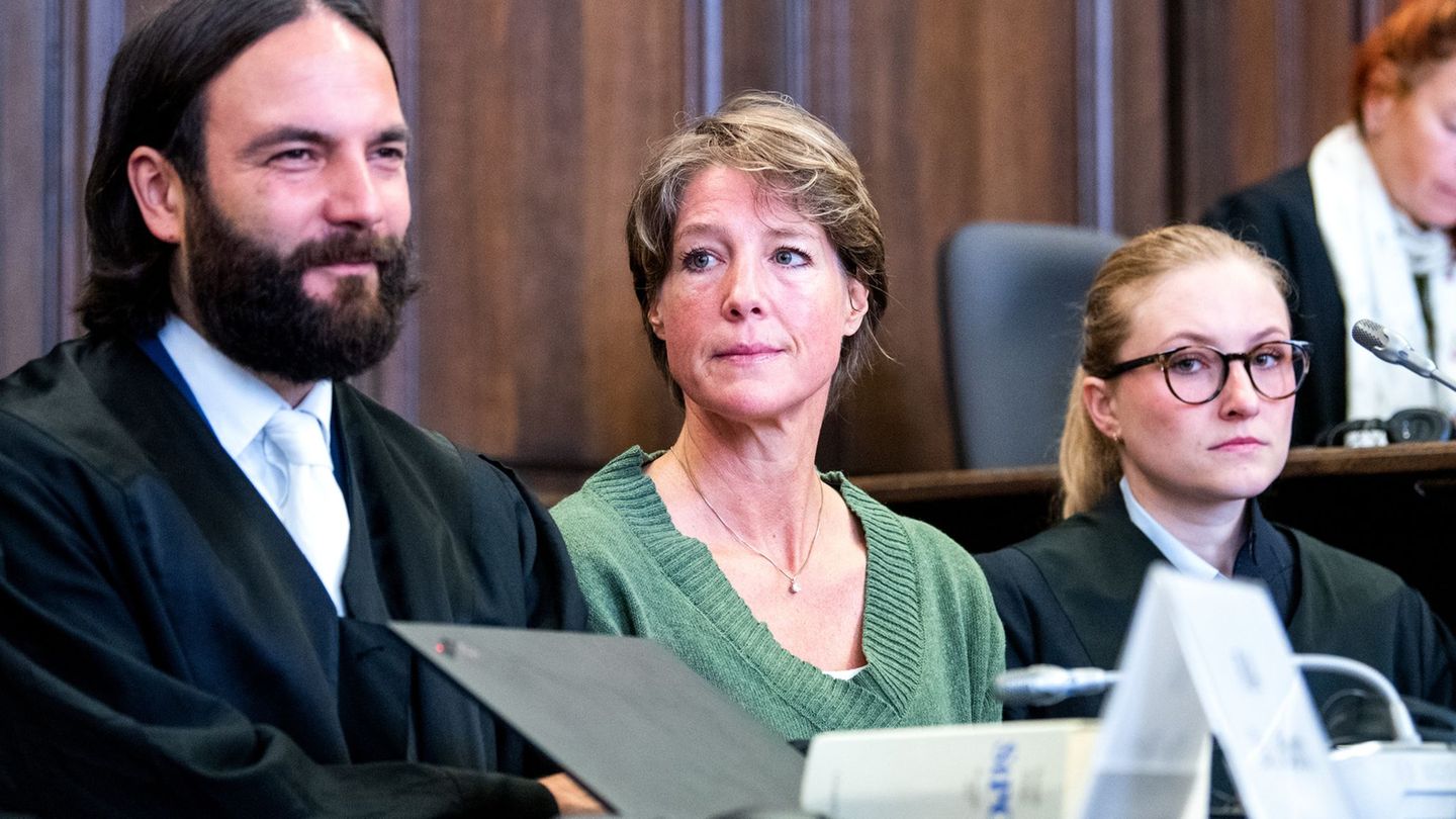 Christina Block bittet das Gericht, ihre Tochter nicht in öffentlicher Sitzung anzuhören. Foto: Daniel Bockwoldt/dpa Pool/dpa
