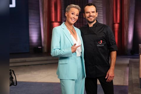 Sonja Zietlow und Steffen Henssler in der neuen VOX-Kochshow "Hensslers Dreamteam"