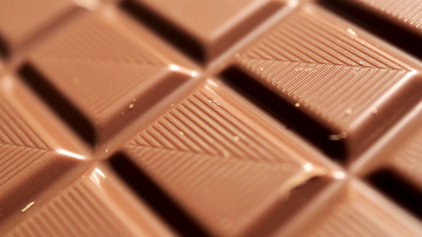 Nachdem die Polizei mehr als 100 Kilogramm Schokolade gefunden hat, ermitteln die Beamten zur Herkunft der Süßwaren. (Symbolbild
