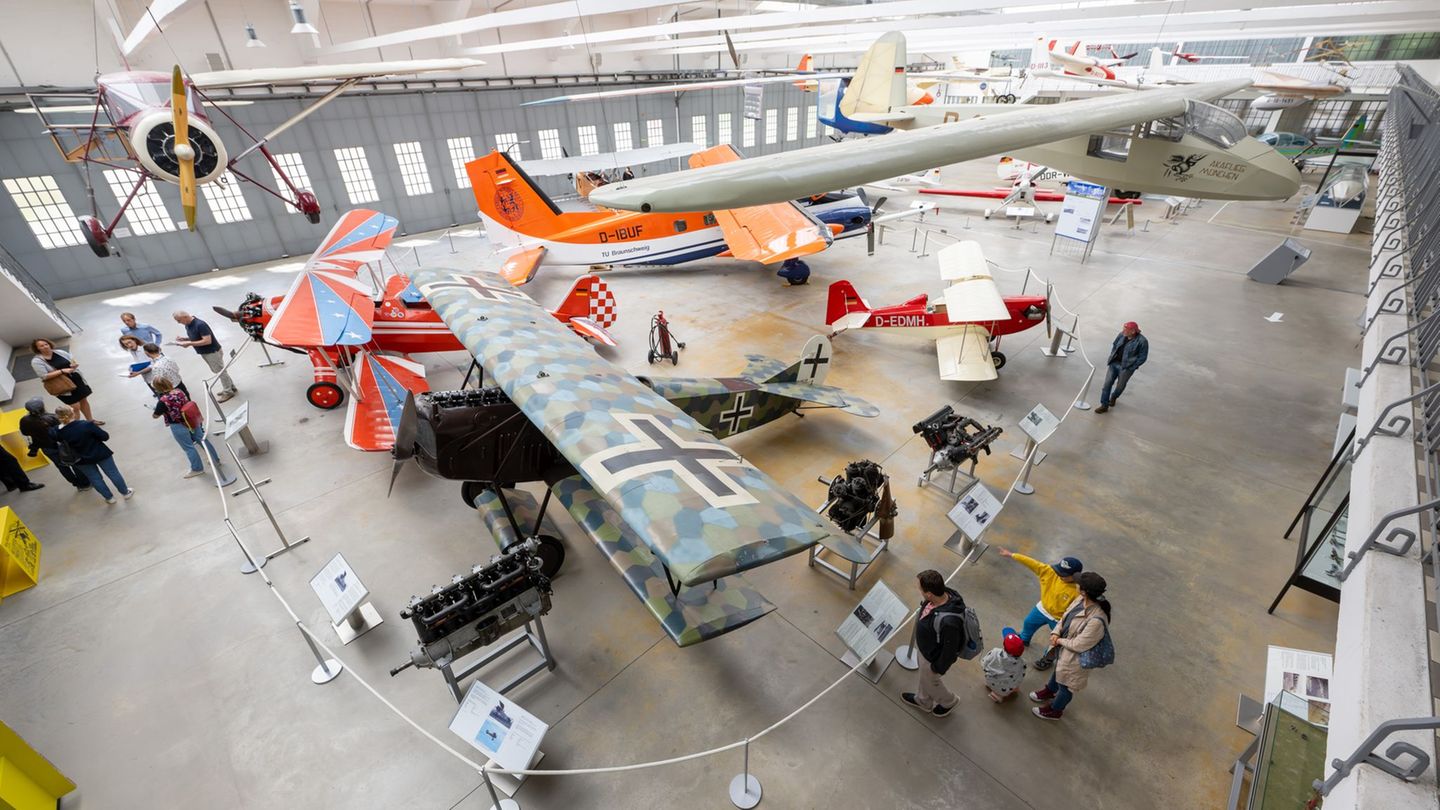 Das aus den Beständen des Deutschen Museums stammende niederländische Fokker-Jagdflugzeug wurde früher in Schleißheim ausgestell