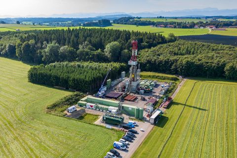 Der Bohrplatz in der Gemeinde Reichling ist nicht nur den Anwohnern ein Dorn im Auge - auch im Kreistag sprachen sich die Mitgli