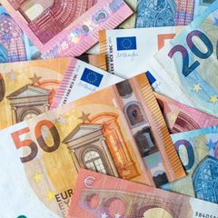 Hessens Kommunen beklagen chronische Finanznöte (Symbolbild). Foto: Monika Skolimowska/dpa
