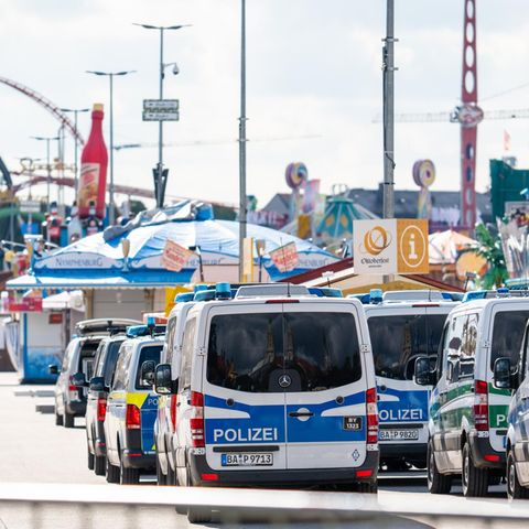Auf dem Oktoberfestgelände ist ein großes Polizeiaufgebot zusammengezogen worden