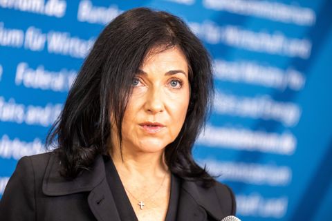 Bundeswirtschafts- und Energieministerin Katherina Reiche (CDU) will Klimaschutz mit Wettbewerbsfähigkeit verbinden. (Archivbild