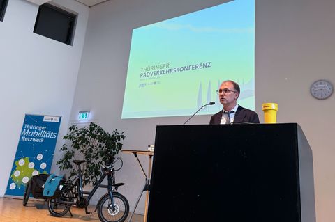 Tobias Knoblich, Staatssekretär im Thüringer Ministerium für Digitales und Infrastruktur, reagiert verhalten auf den Vorschlag.