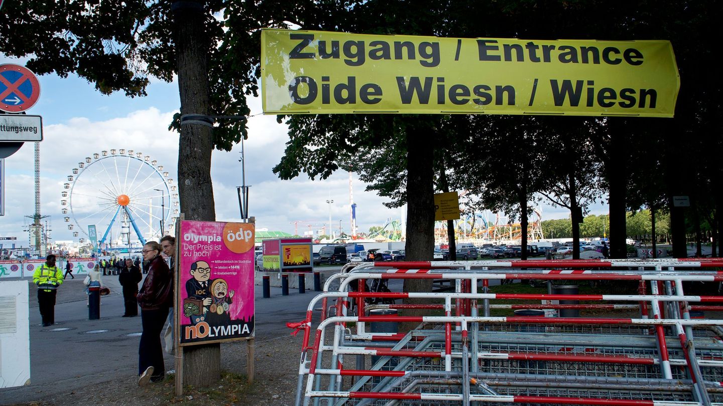 Absperrungen vor dem Eingang des Oktoberfest-Geländes