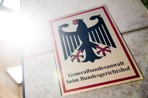 Generalbundesanwalt beim Bundesgerichtshof" steht auf einem Schild am Eingang zum Gebäude der Bundesanwaltschaft