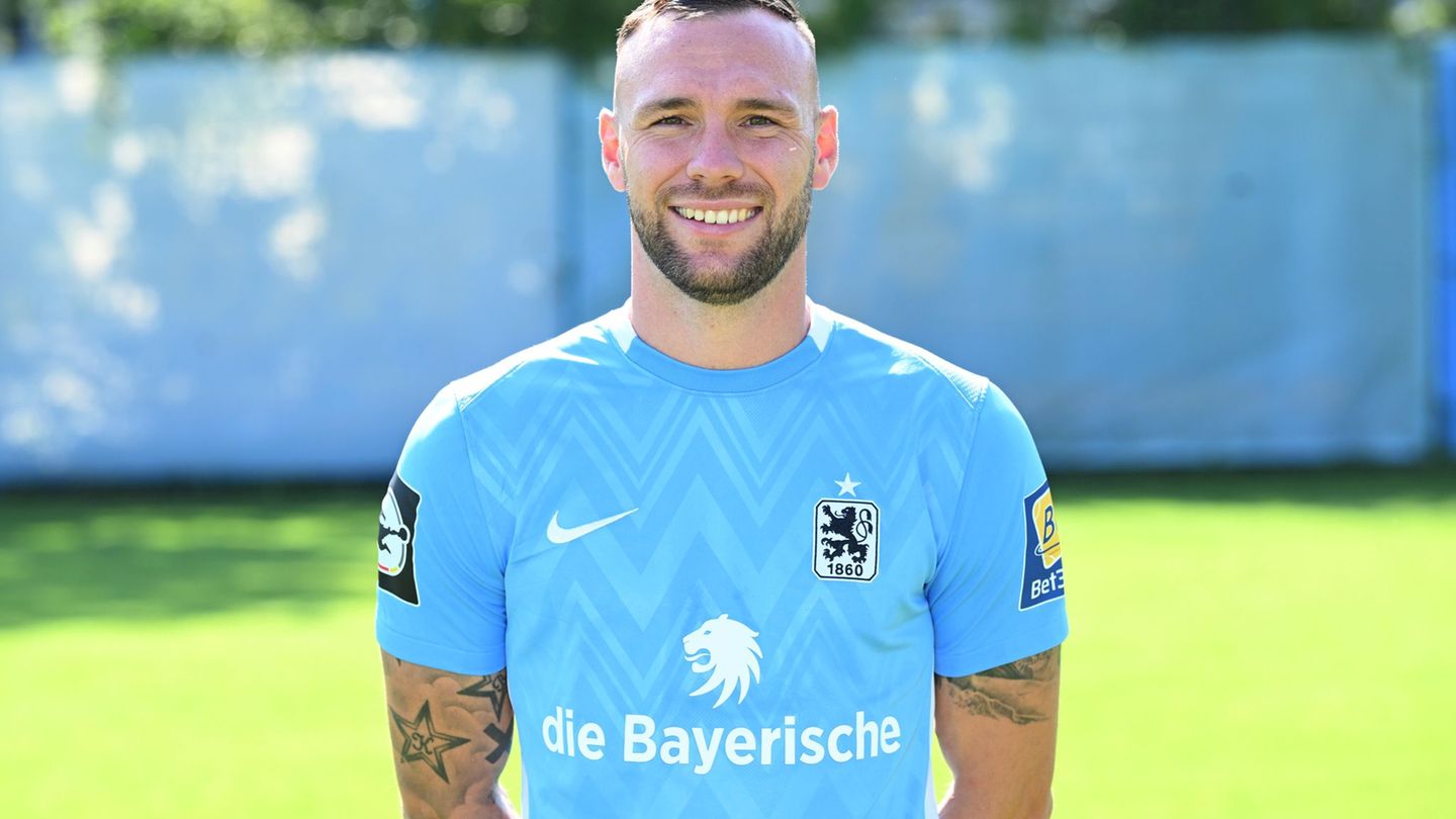 Münchens Patrick Hobsch erzielte das 2:2 gegen Viktoria Köln. Foto: Felix Hörhager/dpa