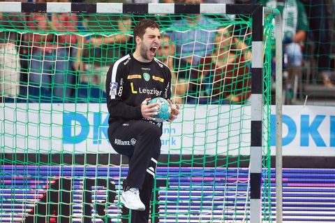 Torwart Domenico Ebner hatte entscheidenden Anteil am Sieg des Handball-Bundesligisten SC DHfK Leipzig im Pokalduell mit Frisch