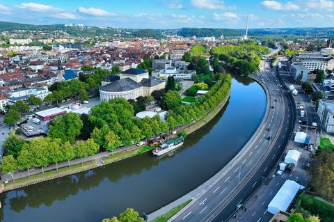 Die ganze Stadt richtet sich auf die Feierlichkeiten ein. (Symbolfoto) Foto: Laszlo Pinter/dpa